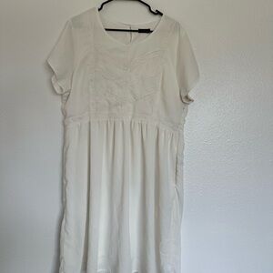 Elegant White Short Sleeve Dress
